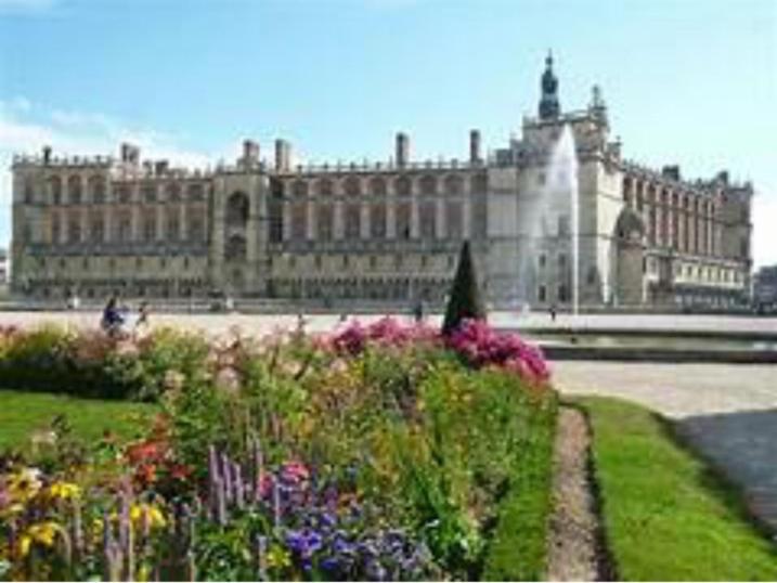 Saint-Germain-en-Laye: Grand studio en Centre Ville à 2 minutes du RER Extérieur photo